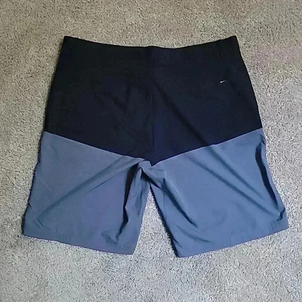 Nike Golf Stretch Shorts - Picture 3 of 3